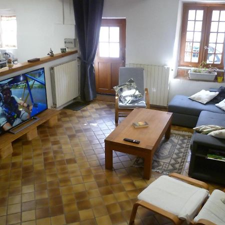Une Maison Dans Le Village Ribiers Buitenkant foto